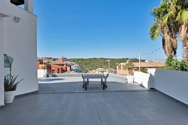 Chalet 4 habitaciones 292m² en venta - Playa la alcaidesa — 50
