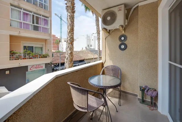 APARTAMENTO DE 3 DORMITORIOS 1 BAÑO 1 ASEO EN TORREVIEJA (PL - foto 3