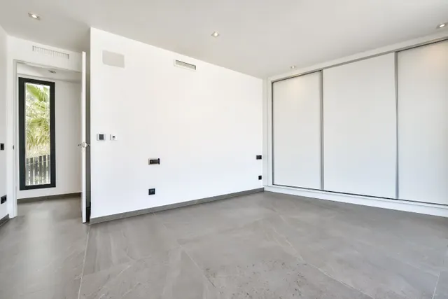 Impresionante villa moderna en una ubicación privilegiada con vistas al mar — 45