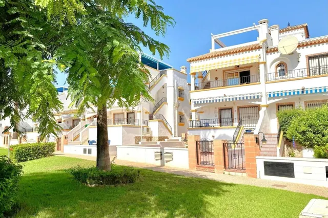 Apartamento en la Última Planta Orientado al Sur con Soláriu - foto 2