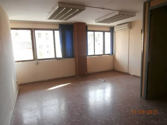 AMPLIO  Y CENTRICO ENTRESUELO CON ACCESO INDEPENDIENTE CON SALA DE GRABACION INSONORIZADA — 8