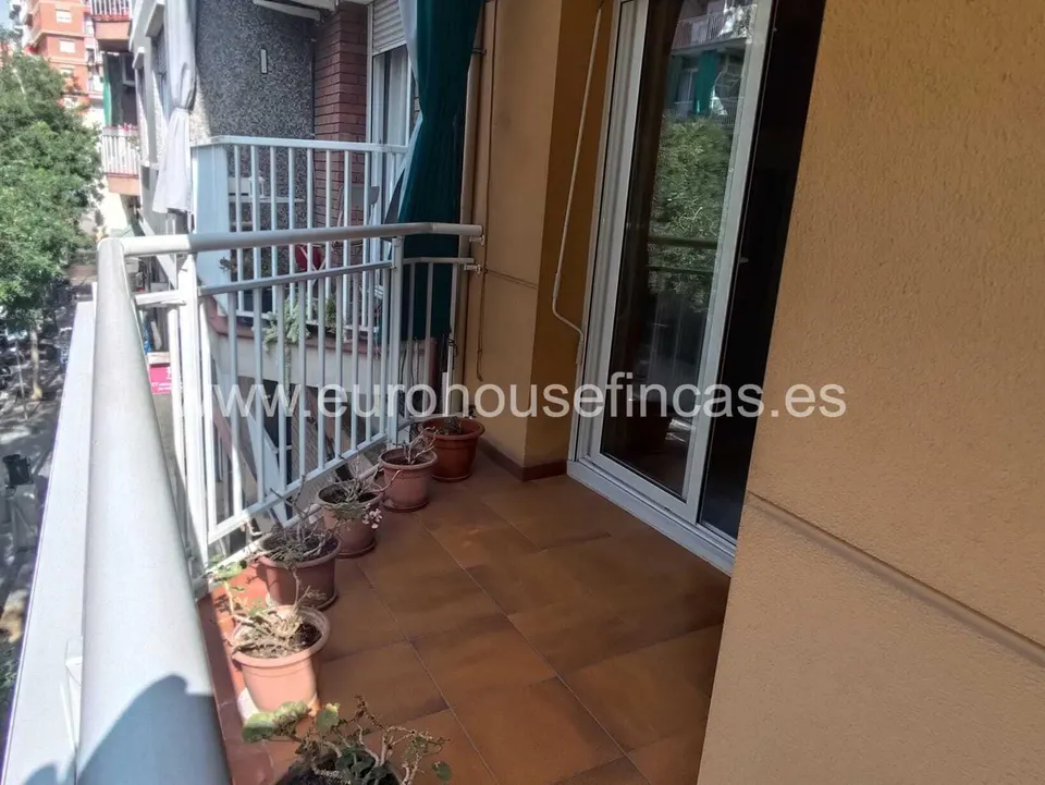 ¡Descubre tu nuevo hogar en este encantador piso de 3 habitaciones!