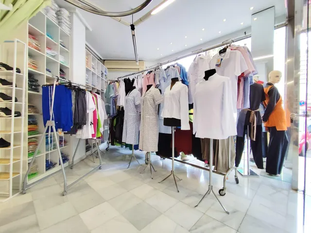 Local comercial en venta en el centro de Torremolinos. — 4