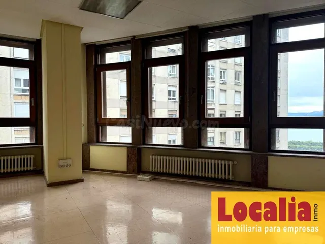 Excepcional local para oficinas en Santander. — 10