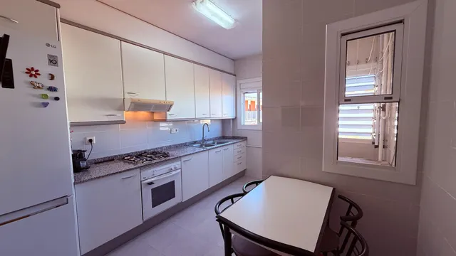 Piso acogedor y amueblado con ascensor en Almeda, Cornellà — 18