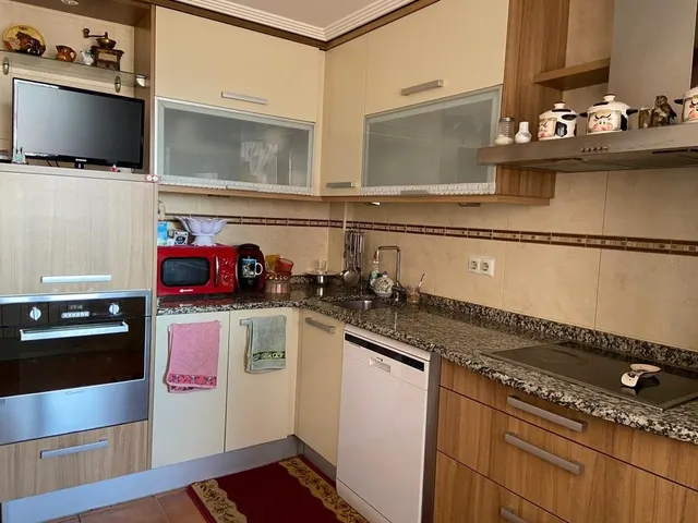 SE VENDE AMPLIO DÚPLEX EN EL CENTRO. COCINA, SALÓN, 3 HAB., 2 BAÑOS, TERRAZAS Y TRASTERO. — 29