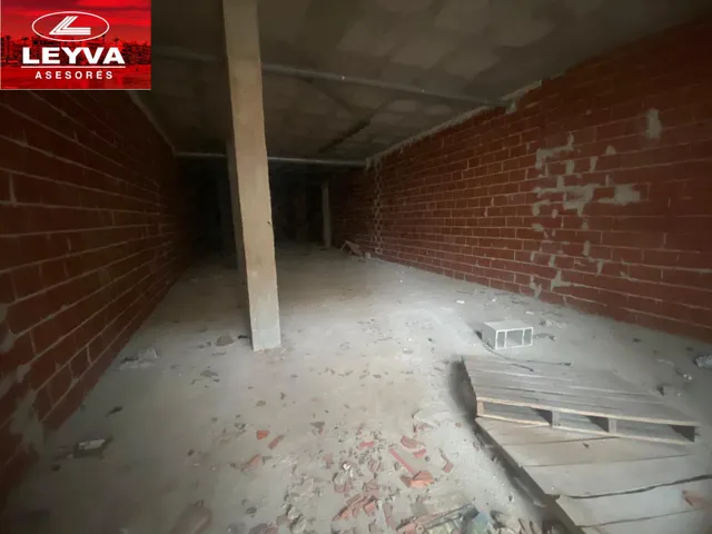 LOCAL COMERCIAL EN VENTA — 18
