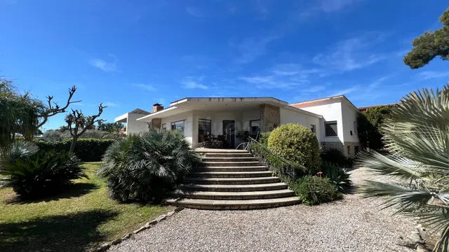 SE VENDE VIVIENDA UNIFAMILIAR AISLADA EN CALLE ACAPULCO DEL 