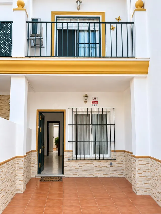 Una casa con espacio para disfrutar dentro y fuera — 2