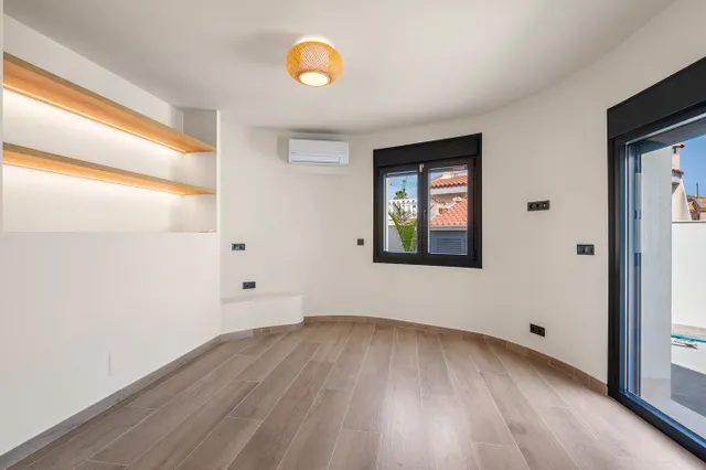 Chalet 5 habitaciones 267m² en venta - Costa blanca sur — 44