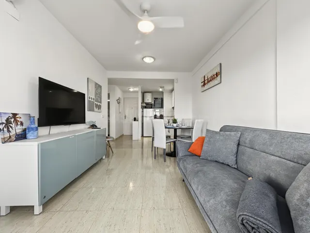 Apartamento reformado con vistas al mar en Campoamor - foto 2
