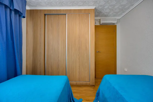 Apartamento reformado de 3 dormitorios y 2 baños a escasos 75 metros de la playa del acequión — 21