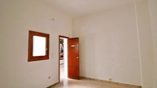 ¡Descubre tu nuevo espacio de trabajo en el corazón de la ciudad! Presentamos un local de dos planta — 15