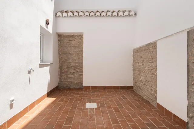 Horno de vidrio, monte de piedad 7 y 9  b — 24