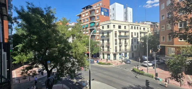 Alquiler de Piso Exterior en Trafalgar con Balcones y Terraza — 20