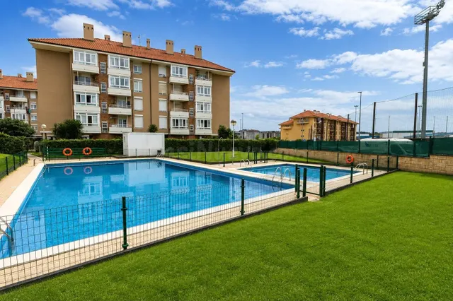 MAGNÍFICA VIVIENDA REFORMADA CON GARAJE, PISCINA Y TODO TIPO