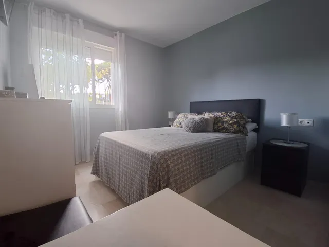 Se vende piso de dos habitaciones, garaje, trastero y piscina comunitaria en Algeciras, rinconcillo. — 9