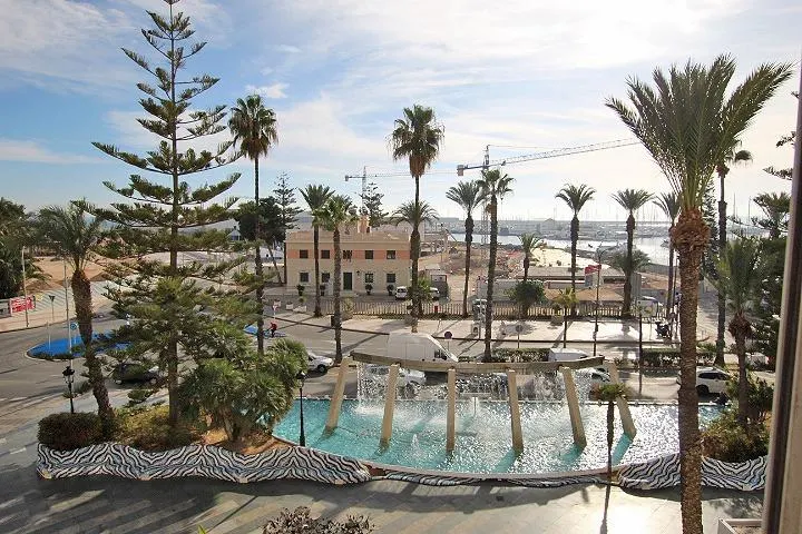 Piso frente al Puerto deportivo de Torrevieja