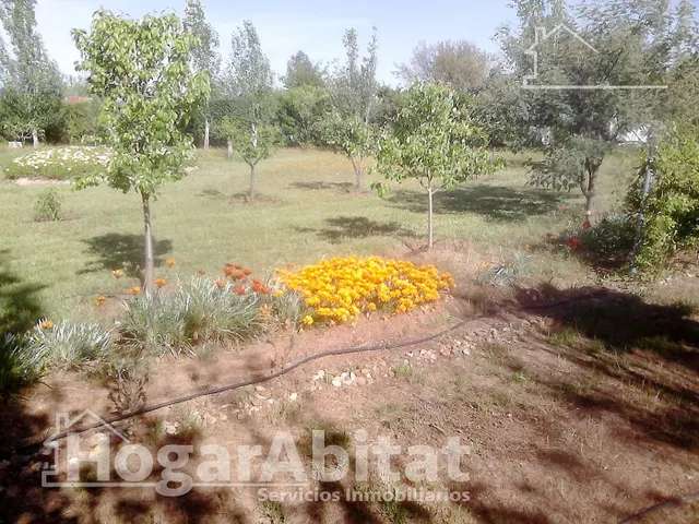 CHALET SEMINUEVO CON PISCINA, TERRAZA Y GARAJE — 48
