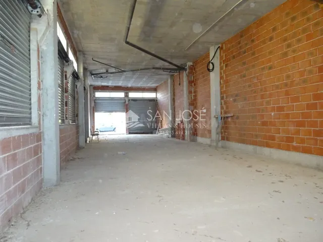 SE VENDE Y ALQUILA LOCAL COMERCIAL PARA REFORMAR CON LAS CON - foto 4