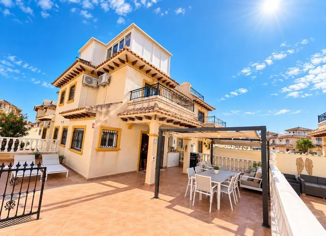 Casa 3 habitaciones 100m² en venta - La Zenia - foto 2