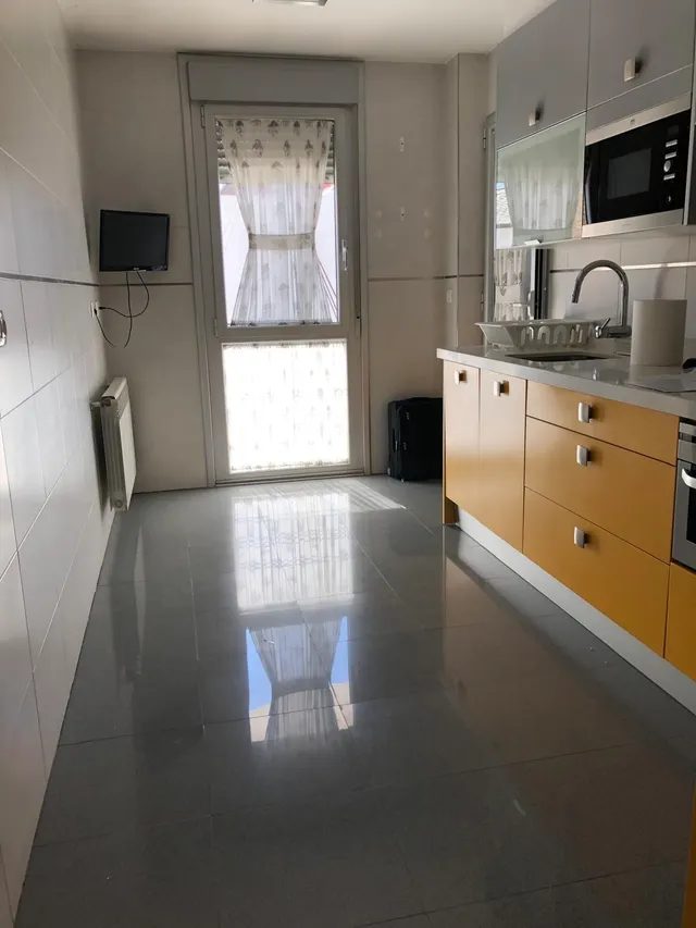 Amplio Piso en el Centro de Ponferrada - Ideal para Familias — 5