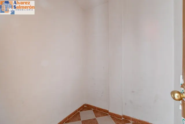 Edificio en Zaidín — 22