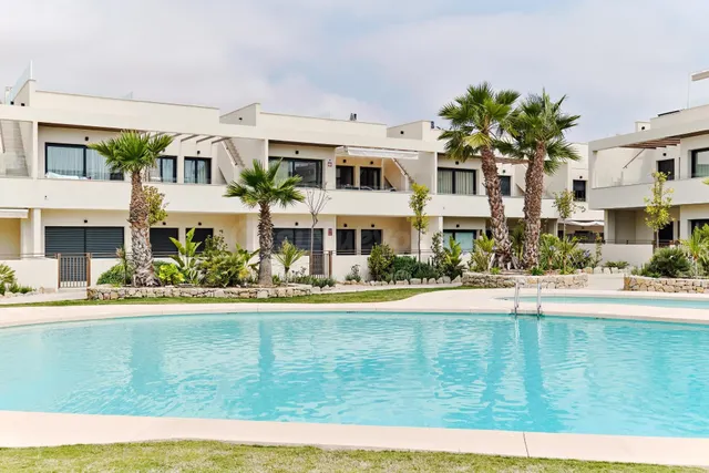 FANTASTICA PROMOCIÓN DE OBRA NUEVA A TAN SOLO 300M DEL MAR, 