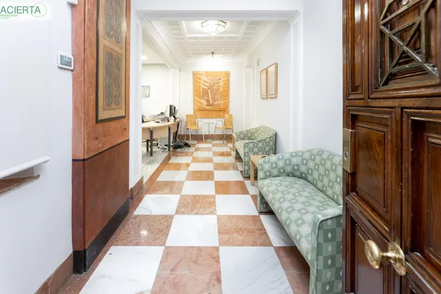 Gran vivienda en Plaza Los Campos - 7 habitaciones — 9