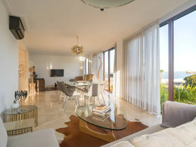 Exclusiva vivienda con vistas al mar junto a Triana y Parque