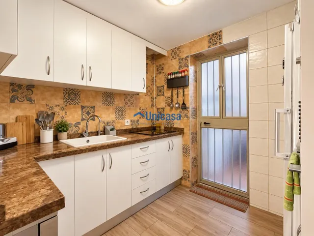Casa con 3 dormitorios, espacio trasero y muchas posibilidades — 5