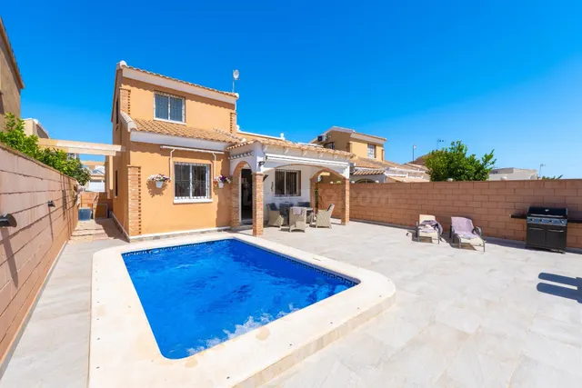 Villa independiente con orientación sur, piscina privada y j - foto 2