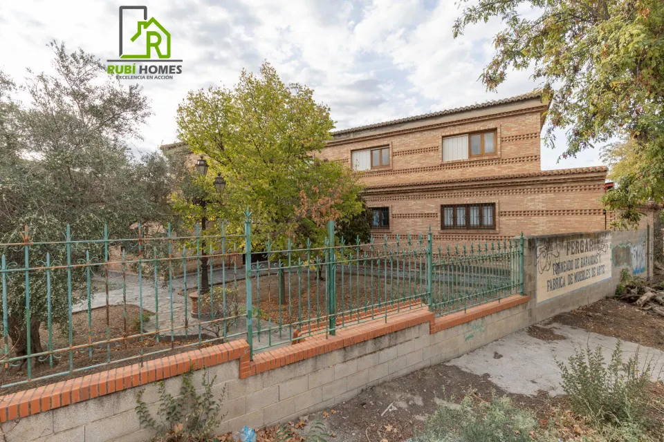 Nave industrial + vivienda (2500m2) - Alhendín
