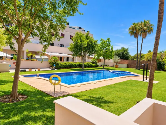 PLANTA BAJA CON JARDIN PRIVADO Y PISCINA COMUNITARIA — 14