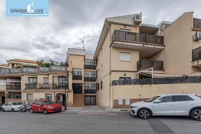 Piso en urbanización con piscina en Las Gabias — 19