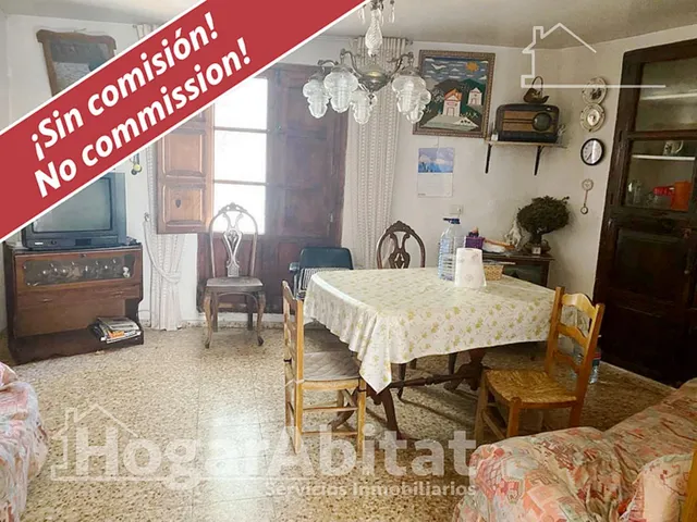 ESPACIOSA CASA CON TERRAZA Y GARAJE