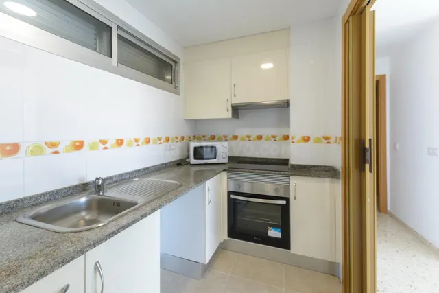 Cesión de vivienda por 50 años en Gandia, zona hospital, con piscina comunitaria, parking y trastero — 3