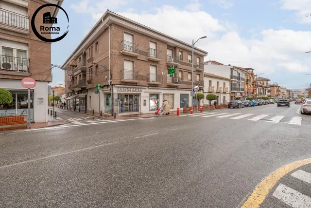 SE VENDE LOCAL COMERCIAL EN ARMILLA (CENTRO)