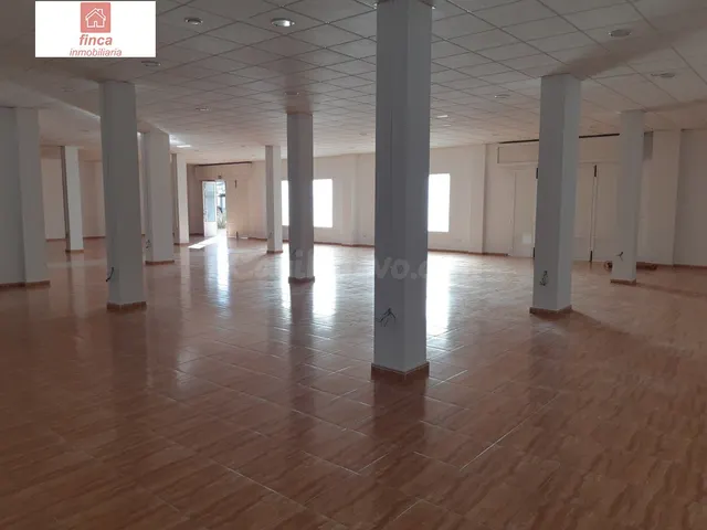 MONTIJO, ALQUILER LOCAL COMERCIAL EN ZONA DE PASO AMPLIO, DI - foto 5