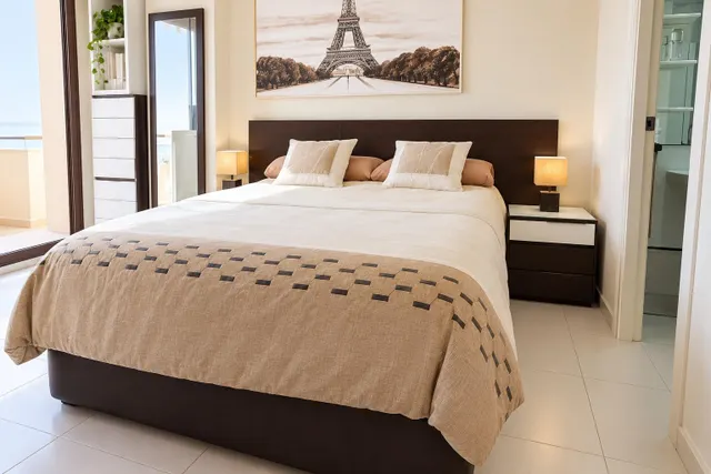 Primera línea en El Perellonet: 127 m2, terraza y tres piscinas — 6