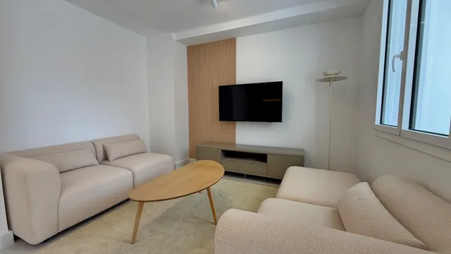 Vivienda completamente reformada con 3 dormitorios, terraza, jardín privado y piscina — 31