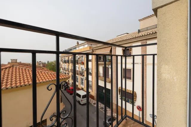 Piso 2 dormitorios, garaje y ascensor a la entrada de la Zubia, junto Ayuntamiento.  Perfecto estado — 14