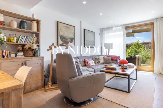 Exclusiva vivienda con dos espacios independientes, jardín privado y piscina en Can Mates — 15
