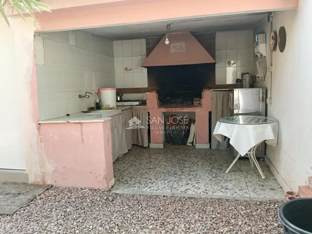 SE VENDE CHALET EN BUEN ESTADO EN MONFORTE DEL CID EN LA ZONA DEL FONT DEL LLOP — 30