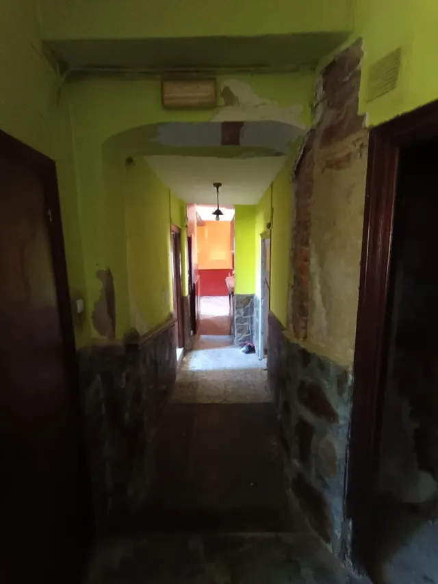 Venta de vivienda en planta primera y local en  planta baja unido a edificio de dos alturas en Gordexola — 25