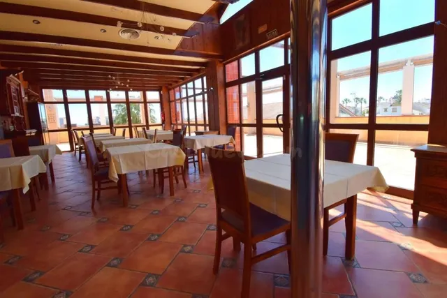 Local comercial 172m² en venta - Villamartín-Las Filipinas - foto 3