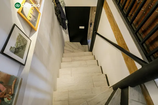 Casa unifamiliar reformada. — 18