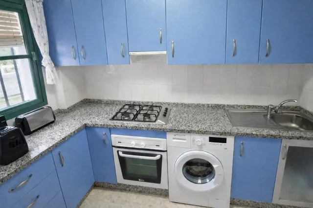 Apartamento de 2 dormitorios en 1ª línea de playa La Barrosa - foto 3
