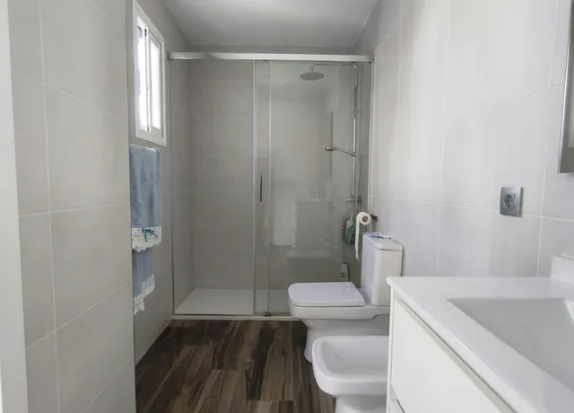 Casa practicamente nueva, toda en una planta, muy buenas calidades y con terraza de 20 m2 — 29
