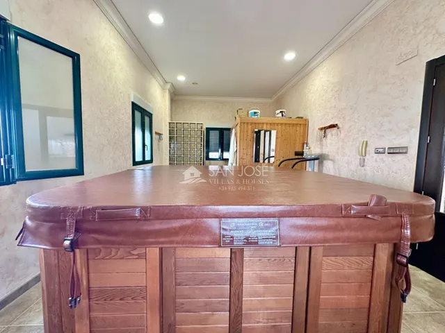 SE VENDE CASA EN MUY BUEN ESTADO EN EL CENTRO DE ASPE — 47